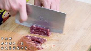 水煮牛肉的做法步骤：1