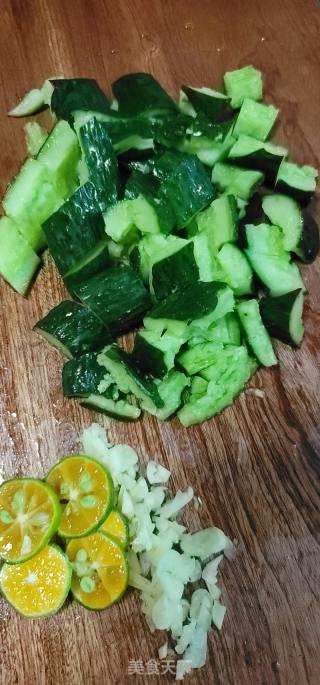 香菜拌青瓜的做法步骤：3