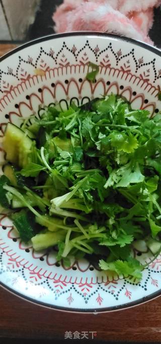 香菜拌青瓜的做法步骤：7
