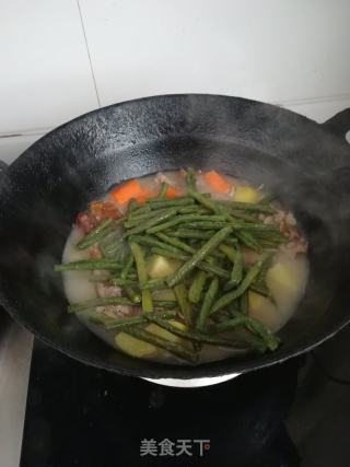 鹅腿炖杂蔬菜的做法步骤：7