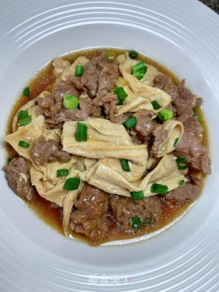 腐竹焖牛肉的做法