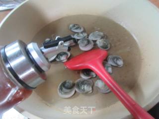 圆蛤菠菜汤的做法步骤：3