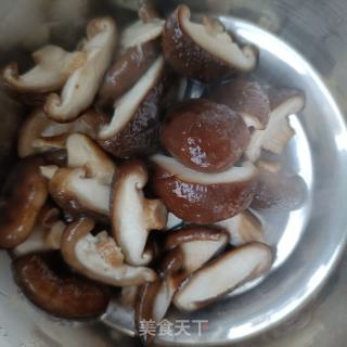 香菇油菜炒素毛肚的做法步骤：9