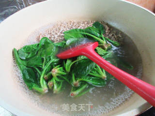 热拌琵琶腿肉菠菜荞麦面的做法步骤：6