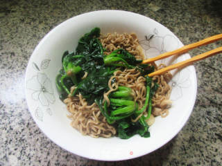 热拌琵琶腿肉菠菜荞麦面的做法步骤：12