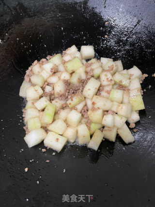 肉沫焖冬瓜的做法步骤：7