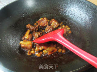 花生米烧排骨的做法步骤：12