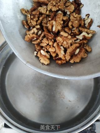 琥珀核桃的做法步骤：2