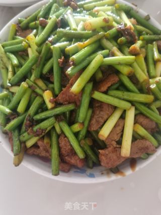 蒜苔炒肉的做法步骤：1