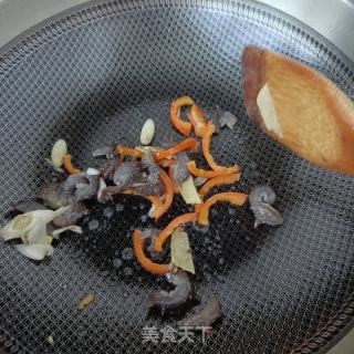 海参鸡蛋炒荷兰豆的做法步骤：10