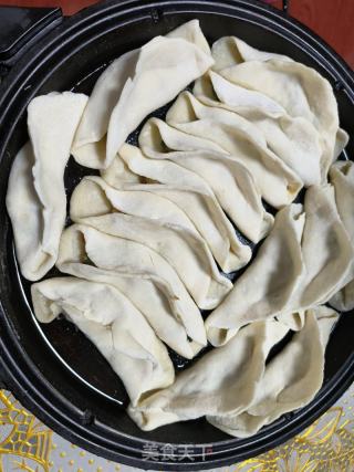 锅贴的做法步骤：9