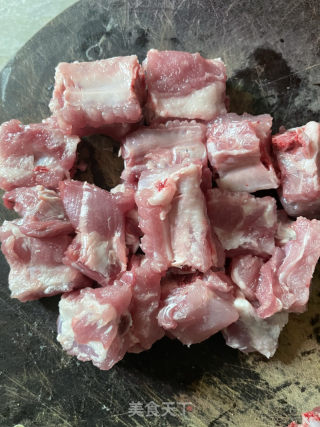 腐竹焖排骨的做法步骤：2