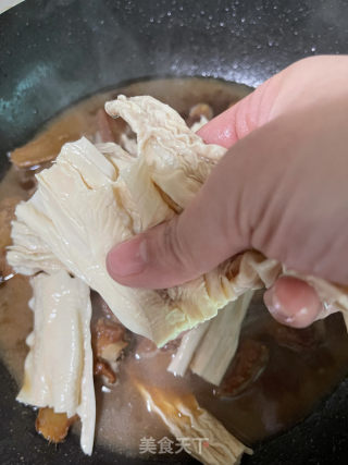 腐竹焖排骨的做法步骤：10