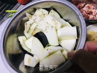 家常茄子的做法步骤：1