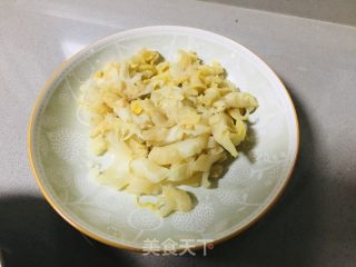 酸菜炒羊肉的做法步骤：2