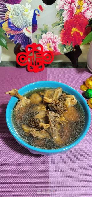 羊肚菌炖鸽子汤的做法步骤：9