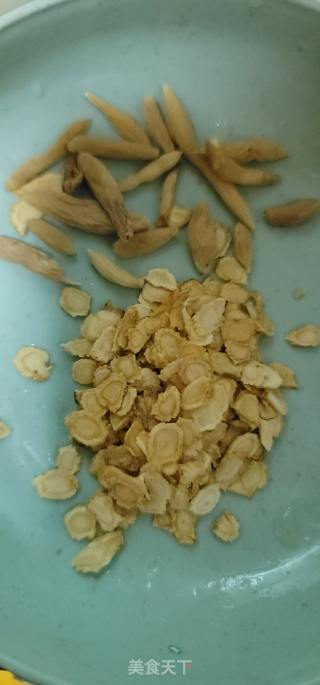 鸽子鸡脚花旗参汤的做法步骤：4