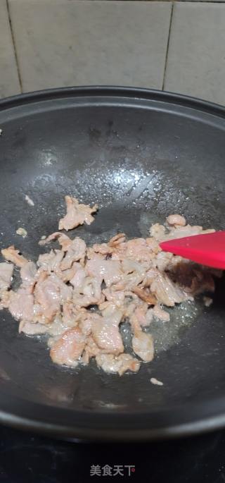 红椒青瓜炒肉片的做法步骤：6