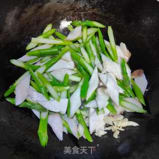 清炒芦笋杏鲍菇的做法步骤：6