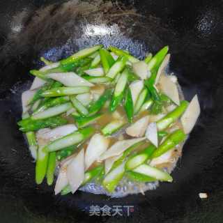 清炒芦笋杏鲍菇的做法步骤：8