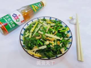 春天时令第一鲜，韭菜炒春笋的做法步骤：8