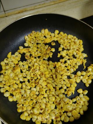 鸡蛋炒玉米的做法步骤：5