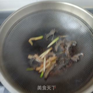 白菜荷兰豆爆海参的做法步骤：9
