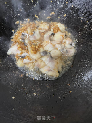 蒜香炒鱼片的做法步骤：8