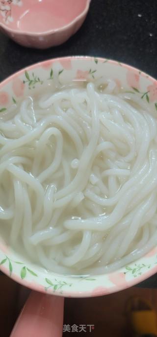 煎蛋汤濑粉的做法步骤：2