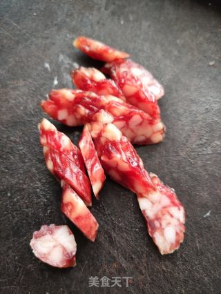 腊肠蒸鳕鱼的做法步骤：1