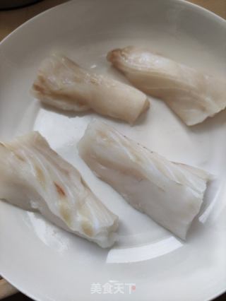 腊肠蒸鳕鱼的做法步骤：2