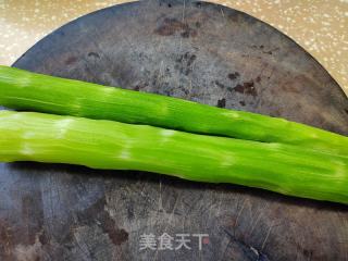 酱肉炒豆干莴笋的做法步骤：2