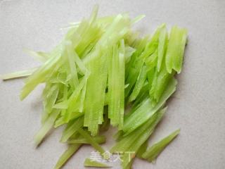 酱肉炒豆干莴笋的做法步骤：3