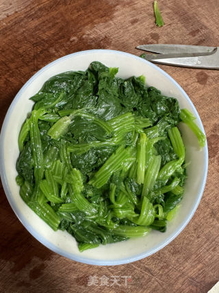 春天里的波菜的做法步骤：2