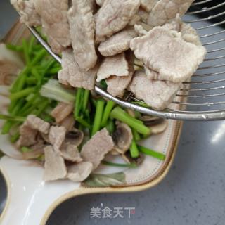 肉片香菜炒口蘑的做法步骤：11
