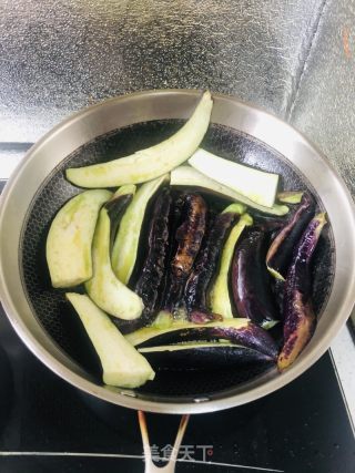 糊茄子拌面的做法步骤：2