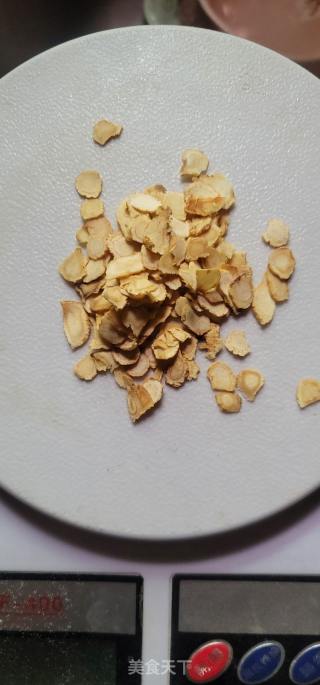 花旗参瘦肉汤的做法步骤：2