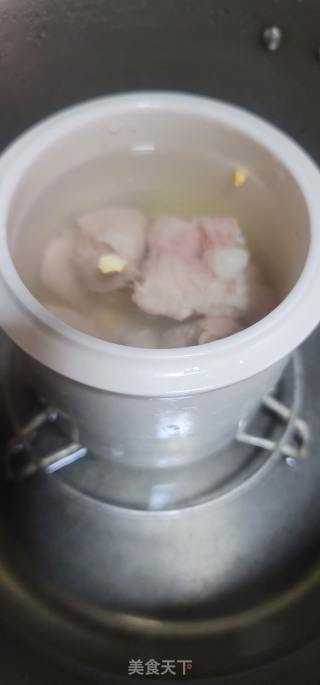 花旗参瘦肉汤的做法步骤：6