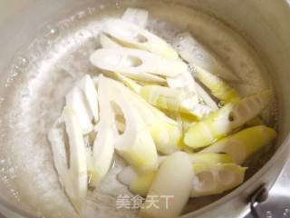 春天时令美食/春笋焖鸡翅的做法步骤：3