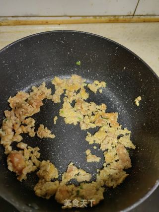 肉酱鸡蛋炒面的做法步骤：3