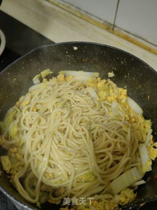 肉酱鸡蛋炒面的做法步骤：12