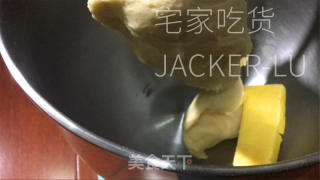 抹茶奶酥吐司，淡淡抹茶清香，口感蓬松又拉丝，奶香味十足。的做法步骤：4