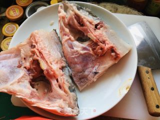 豉香剁椒鱼头的做法步骤：1