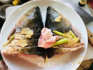 豉香剁椒鱼头的做法步骤：3