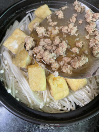肉沫金针菇豆腐煲的做法步骤：13