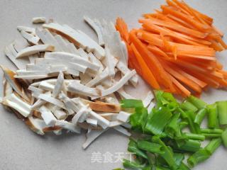 胡萝卜豆干炒肉丝的做法步骤：2