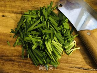 鸡蛋绿豆芽炒饼的做法步骤：4
