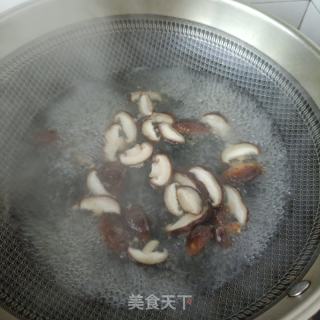 精肉香菇炒芦笋的做法步骤：5
