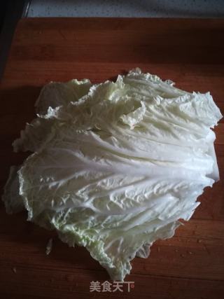 牛肉沫炒蘑菇白菜的做法步骤：1