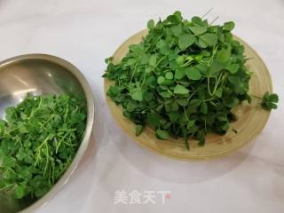 春天限定尝鲜/酒香草头的做法步骤：2